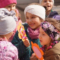 Dzieci witają wiosnę