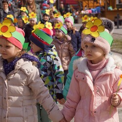 Dzieci witają wiosnę