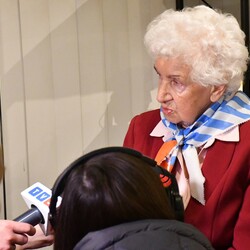  W kręgu poezji i prozy lagrowej więźniarek KL Ravensbruck