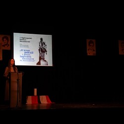  W kręgu poezji i prozy lagrowej więźniarek KL Ravensbruck