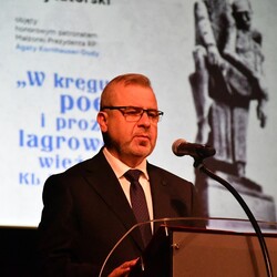  W kręgu poezji i prozy lagrowej więźniarek KL Ravensbruck