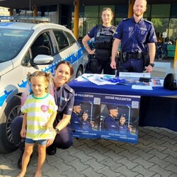 Policja na festynie przed Aquadromem
