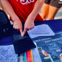 Policja na festynie przed Aquadromem