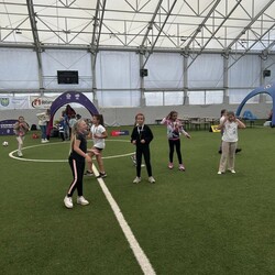 Piłkarki na murawie