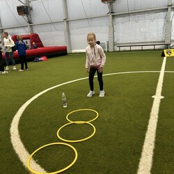 Piłkarki na murawie