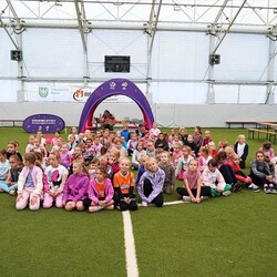 Piłkarki na murawie