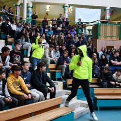 Wykład o hejcie, tolerancji i pasji w III LO