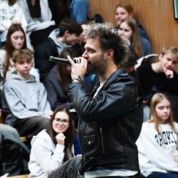 Wykład o hejcie, tolerancji i pasji w III LO