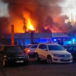 Pożar hali przy Teatralnej 7