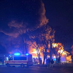 Pożar hali przy Teatralnej 7