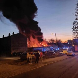Pożar hali przy Teatralnej 7