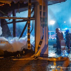 Pożar hali przy Teatralnej 7