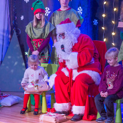 Spotkanie z Mikołajem w In-nYm Domu Kultury w Kochłowicach