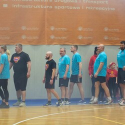 Mecz siatkówki pomiędzy sztabami WOŚP