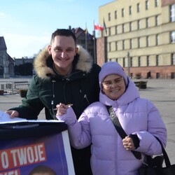 Marek Wesoły zbiera podpisy