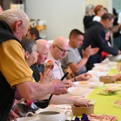 Śniadanie Wielkanocne dla osób potrzebujących