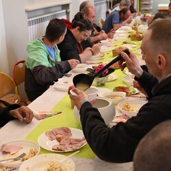 Śniadanie Wielkanocne dla osób potrzebujących