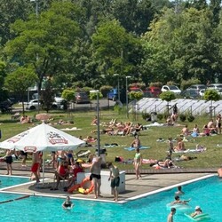 Otwarcie kąpieliska na Skałce