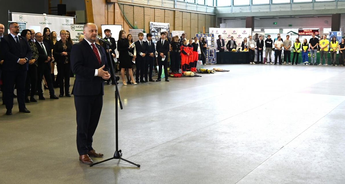 Giełda Szkół Ponadpodstawowych w Rudzie Śląskiej – setki ósmoklasistów poznało ofertę szkół średnich i zawodowych. Czas na wybór przyszłości / fot. UM Ruda Śląska