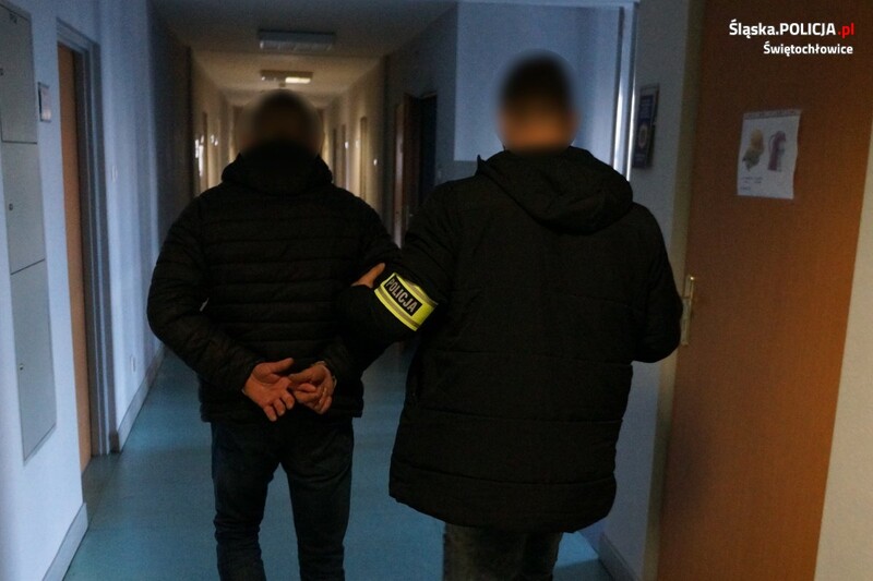 42-latek wpadł podczas kontroli drogowej. Narkotyki schował w... samochodowej apteczce