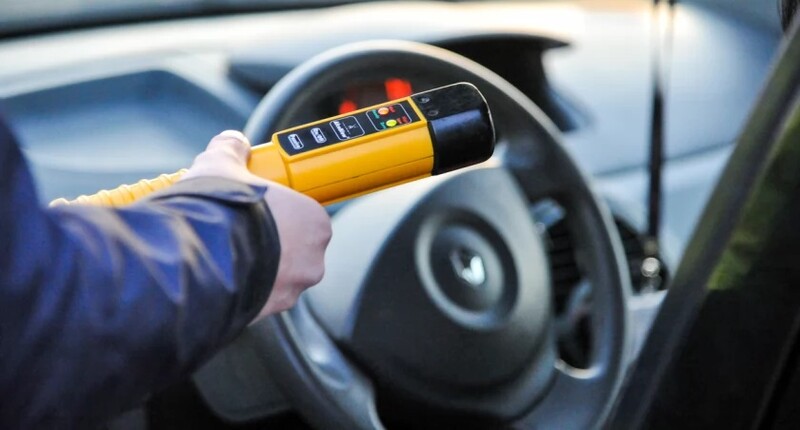 55-letni kierowca wjechał w ogrodzenie i chciał uciekać! Miał 3 promile alkoholu...