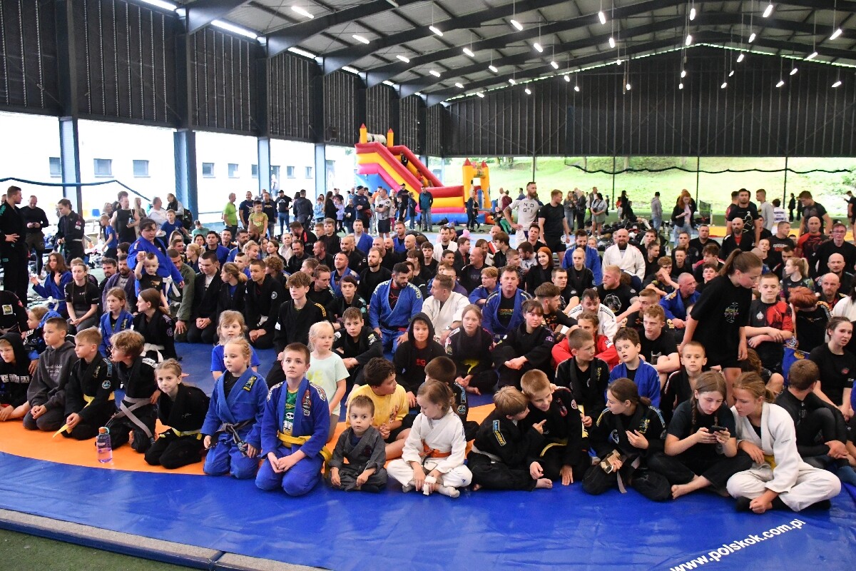 Dziś pogoda nie dopisała. Kulanie na Lufcie tym razem pod zadaszeniem! / fot. Jacek Knapik