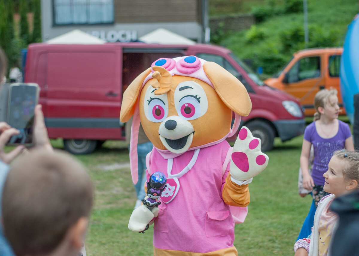 Tydzień temu była impreza przy kościele pw. Świętego Michała Archanioła, teraz przyszła pora na imprezę plenerową na orzegowskiej Burloch Arenie.