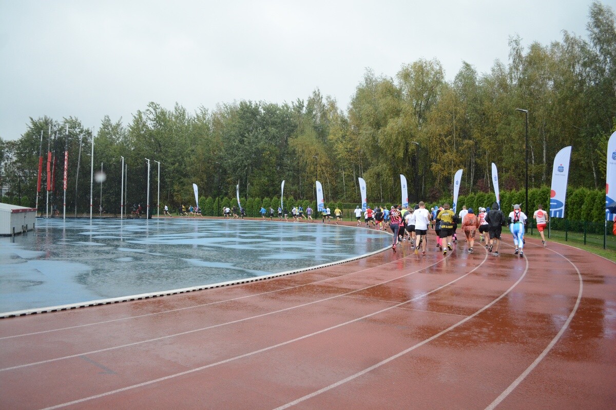 8. PKO Bieg Charytatywny odbył się z wielkim entuzjazmem i zaangażowaniem zarówno dorosłych, jak i młodszych biegaczy / fot. Krzysztof Faber