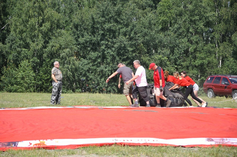 Balony, drony, latawce, szybowce i inne sprzęty związane z lotnictwem - wszystko to zagościło na terenach przy ulicy Górnośląskiej na Bykowinie, gdzie odbył się kolejny Aeropiknik.