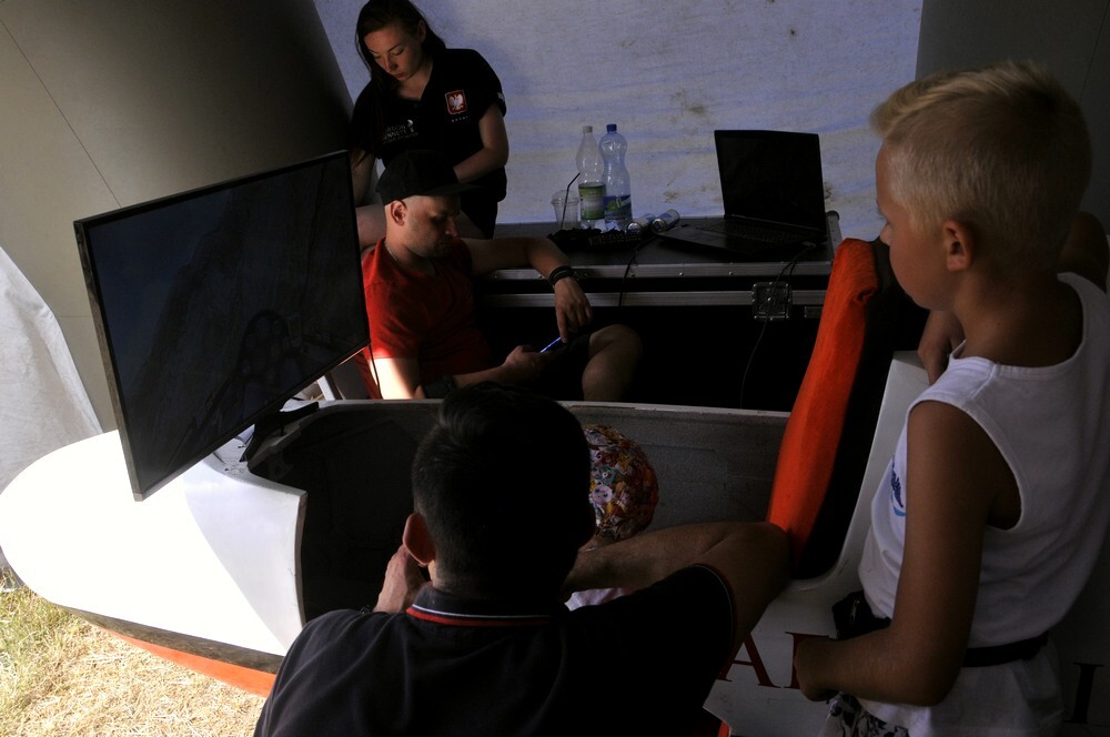 Balony, drony, latawce, szybowce i inne sprzęty związane z lotnictwem - wszystko to zagościło na terenach przy ulicy Górnośląskiej na Bykowinie, gdzie odbył się kolejny Aeropiknik.