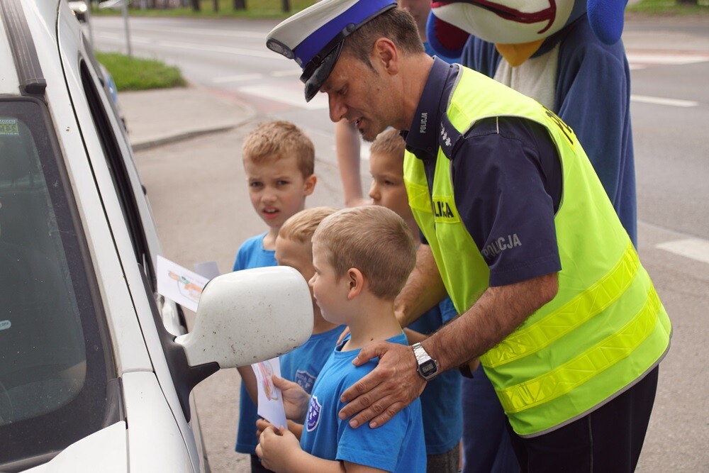 W przeddzień Dnia Matki śląska drogówka przeprowadziła działania pod hasłem „Dziękuję Ci Mamo”. Ich celem, jak zawsze była poprawa bezpieczeństwa, jednak w związku z przypadającym jutro świętem mundurowi sięgnęli po nietypowe środki.