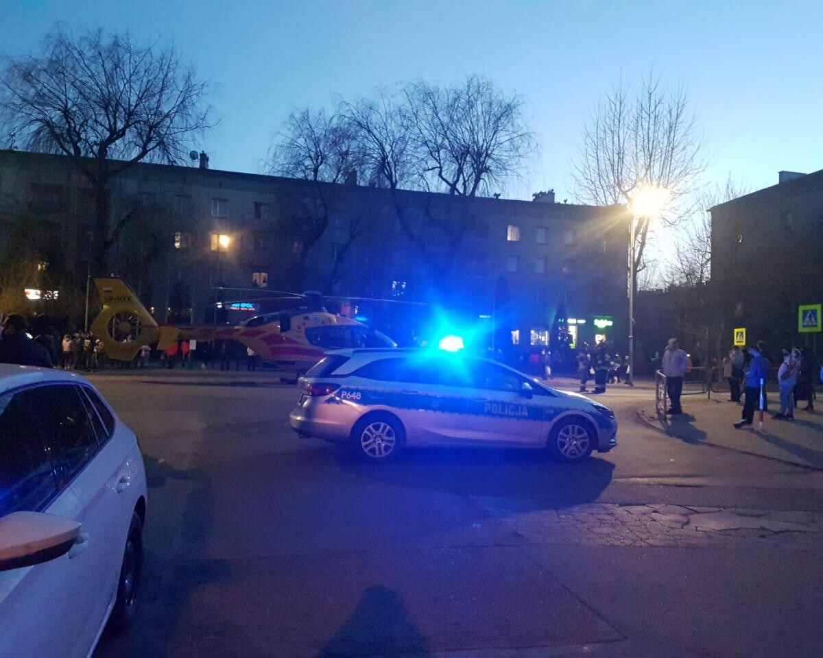 Tragedia w Rudzie Śląskiej: Mężczyzna wyskoczył z 3. piętra. Wezwano śmigłowiec LPR