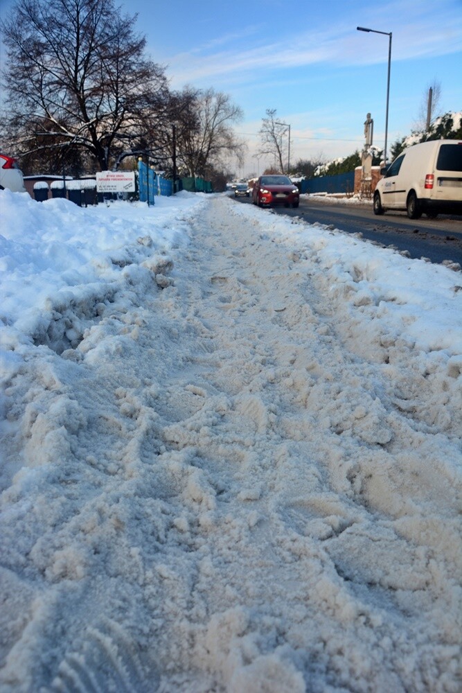 Czy zima znowu zaskoczyła drogowców? / fot. Jacek Knapik / Karolina Bauszek-Żurek