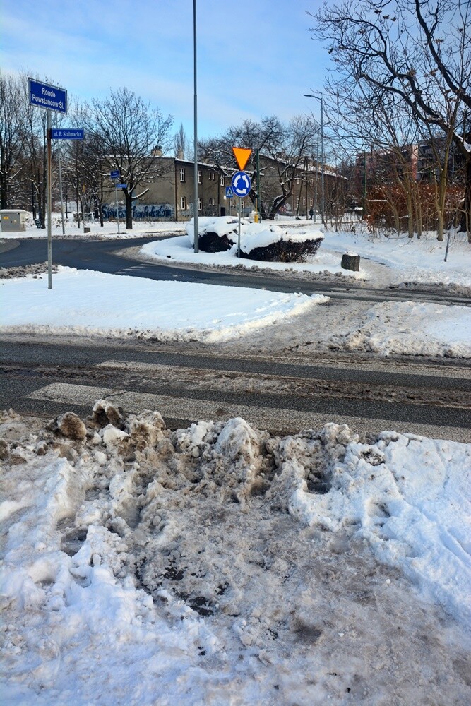 Czy zima znowu zaskoczyła drogowców? / fot. Jacek Knapik / Karolina Bauszek-Żurek
