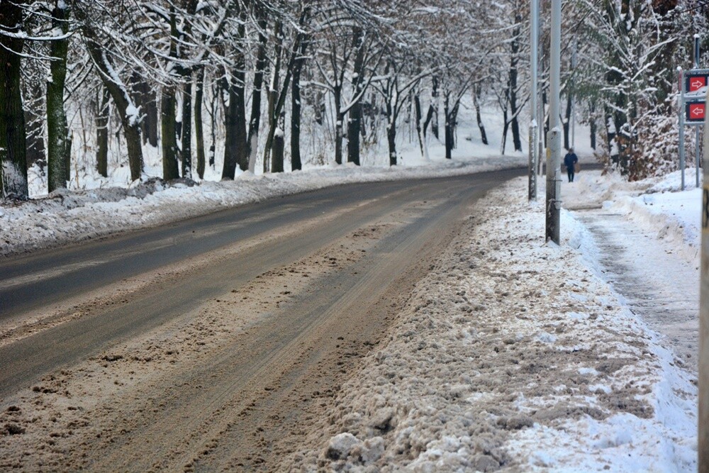 Czy zima znowu zaskoczyła drogowców? / fot. Jacek Knapik / Karolina Bauszek-Żurek