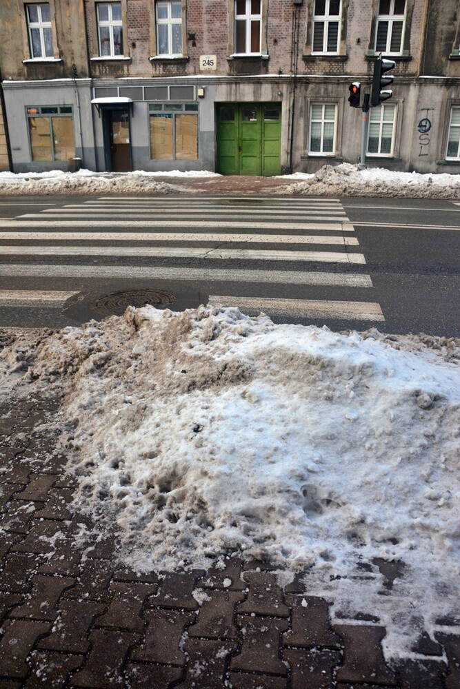 Czy zima znowu zaskoczyła drogowców? / fot. Jacek Knapik / Karolina Bauszek-Żurek