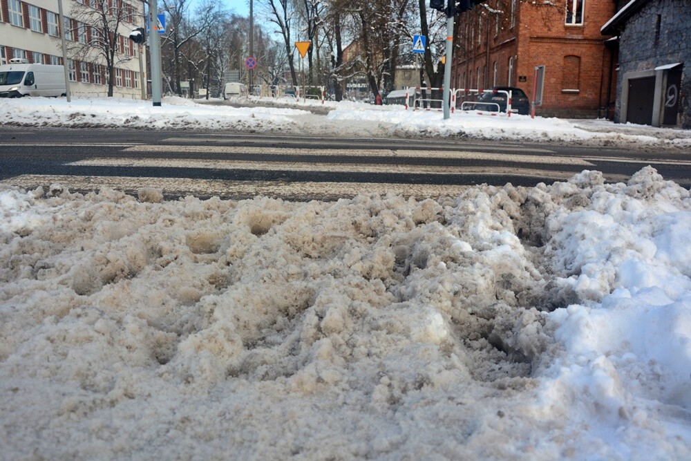 Czy zima znowu zaskoczyła drogowców? / fot. Jacek Knapik / Karolina Bauszek-Żurek
