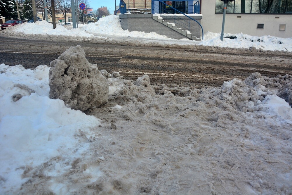 Czy zima znowu zaskoczyła drogowców? / fot. Jacek Knapik / Karolina Bauszek-Żurek