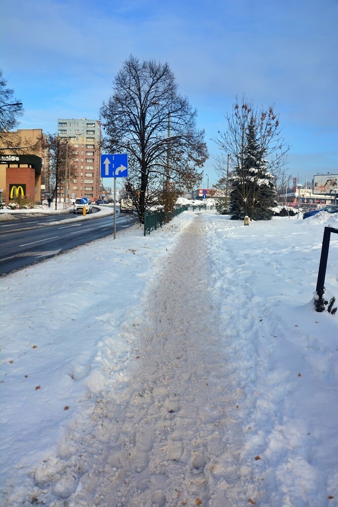 Czy zima znowu zaskoczyła drogowców? / fot. Jacek Knapik / Karolina Bauszek-Żurek