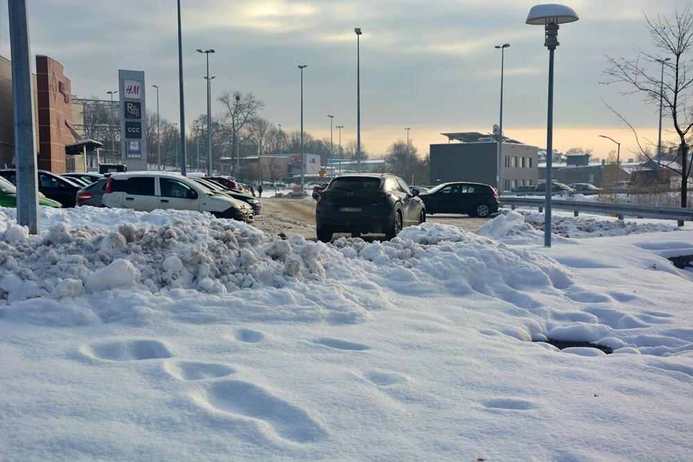 Czy zima znowu zaskoczyła drogowców? / fot. Jacek Knapik / Karolina Bauszek-Żurek