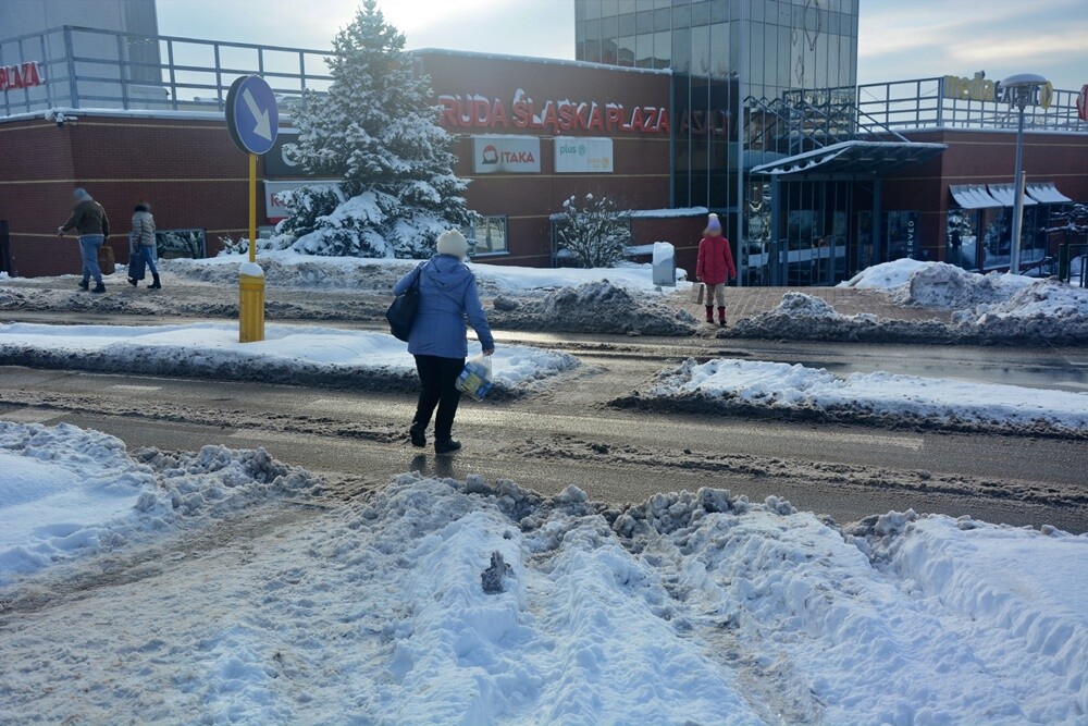 Czy zima znowu zaskoczyła drogowców? / fot. Jacek Knapik / Karolina Bauszek-Żurek