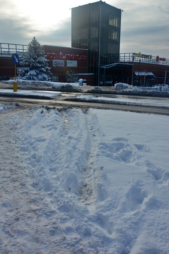 Czy zima znowu zaskoczyła drogowców? / fot. Jacek Knapik / Karolina Bauszek-Żurek