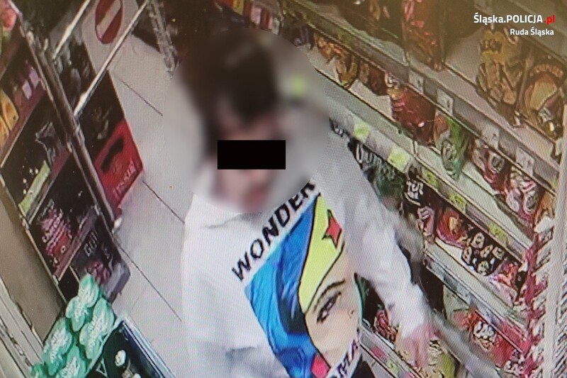 [AKTUALIZACJA] Złodziejka ukradła torebkę z dokumentami. Rozpoznajecie kobietę?