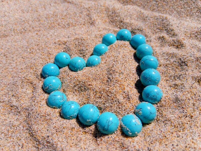 Akwamaryn – kamień morskiej głębi. Właściwości, historia i symbolika