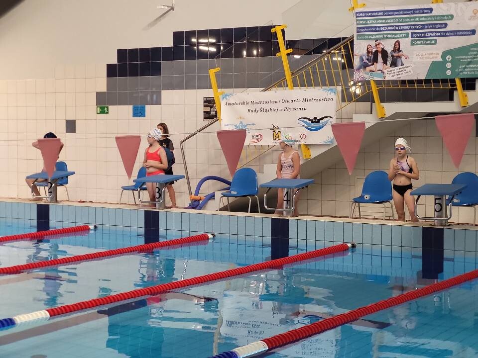 Amatorskie i Otwarte Mistrzostwa Rudy Śląskiej w Pływaniu zgromadziły 250 uczestników / fot. MOSiR
