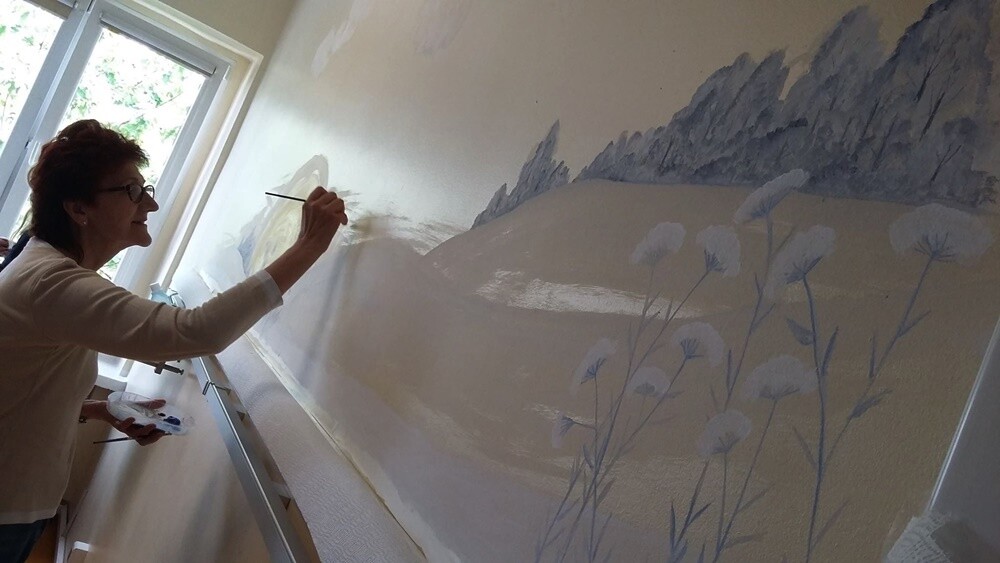 Wolontariusze rudzkiej Fundacji "Anioły w piżamkach" od kilku dni swoimi bajkowymi pracami dekorują sale chorych Oddziału Neonatologicznego Szpitala Miejskiego w Rudzie Śląskiej-Goduli. Wcześniej w ten sam sposób ozdobili bielszowicki Oddział Pediatrii.