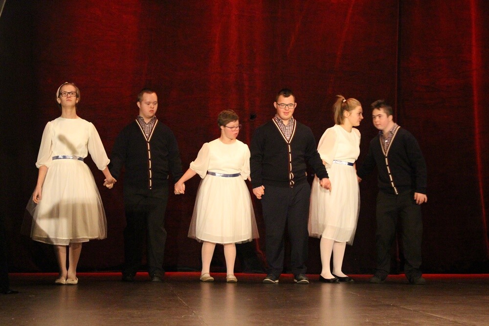 W ubiegły piątek w bielszowickim Domu Kultury odbyła się kolejna, uroczysta gala wręczenia statuetek Aniołów Wolontariatu, przyznawanych przez Stowarzyszenie na Rzecz Dzieci i Młodzieży "Przystanek". W ten niezwykły sposób już od dziewięciu lat uhonorowywane są osoby i organizacje, które w ponadprzeciętny sposób i z największym zaangażowaniem, a co warto podkreślić – bezinteresownie – pomagają innym.