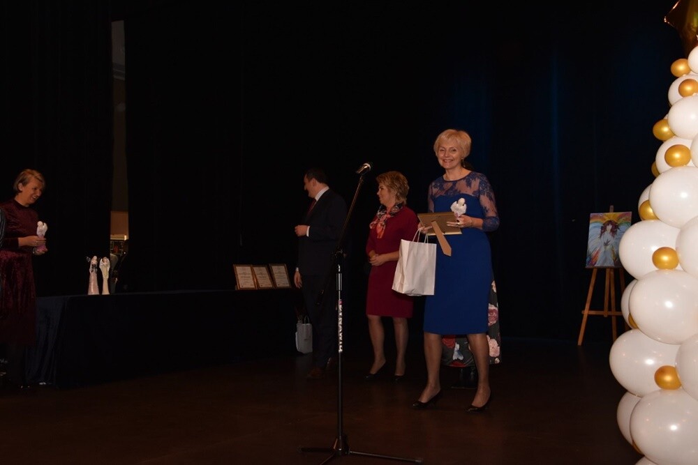 W ubiegły piątek w bielszowickim Domu Kultury odbyła się kolejna, uroczysta gala wręczenia statuetek Aniołów Wolontariatu, przyznawanych przez Stowarzyszenie na Rzecz Dzieci i Młodzieży "Przystanek". W ten niezwykły sposób już od dziewięciu lat uhonorowywane są osoby i organizacje, które w ponadprzeciętny sposób i z największym zaangażowaniem, a co warto podkreślić – bezinteresownie – pomagają innym.