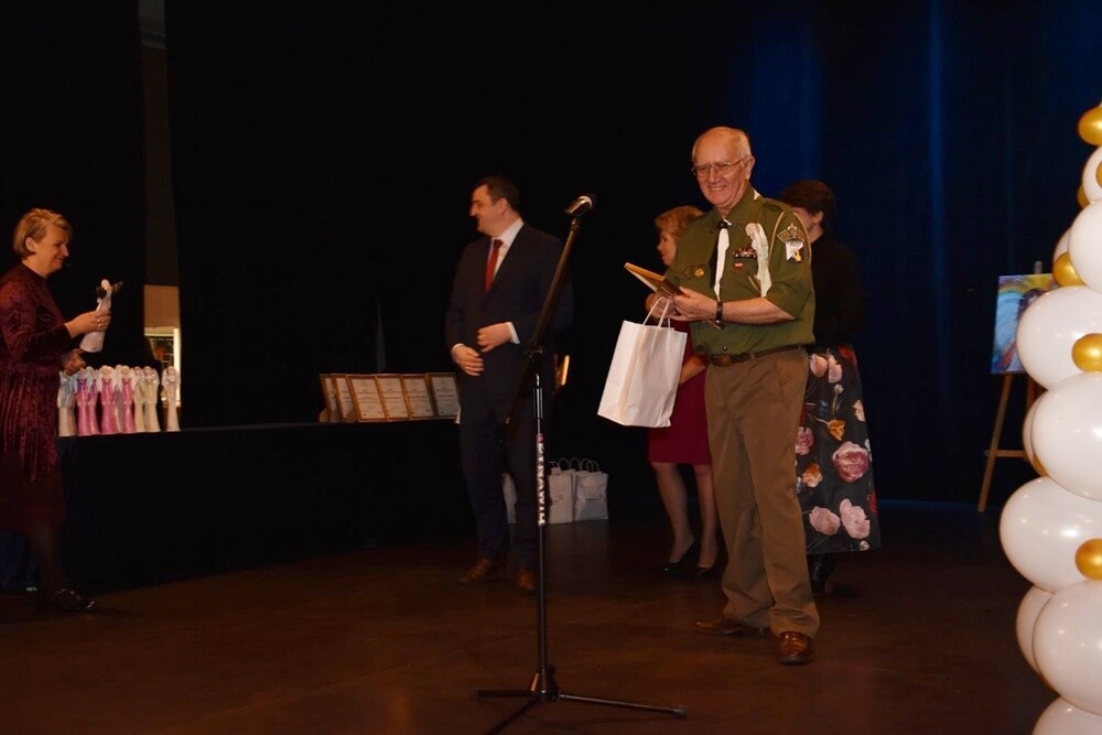 W ubiegły piątek w bielszowickim Domu Kultury odbyła się kolejna, uroczysta gala wręczenia statuetek Aniołów Wolontariatu, przyznawanych przez Stowarzyszenie na Rzecz Dzieci i Młodzieży "Przystanek". W ten niezwykły sposób już od dziewięciu lat uhonorowywane są osoby i organizacje, które w ponadprzeciętny sposób i z największym zaangażowaniem, a co warto podkreślić – bezinteresownie – pomagają innym.