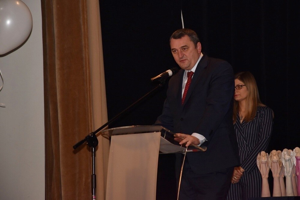 W ubiegły piątek w bielszowickim Domu Kultury odbyła się kolejna, uroczysta gala wręczenia statuetek Aniołów Wolontariatu, przyznawanych przez Stowarzyszenie na Rzecz Dzieci i Młodzieży "Przystanek". W ten niezwykły sposób już od dziewięciu lat uhonorowywane są osoby i organizacje, które w ponadprzeciętny sposób i z największym zaangażowaniem, a co warto podkreślić – bezinteresownie – pomagają innym.